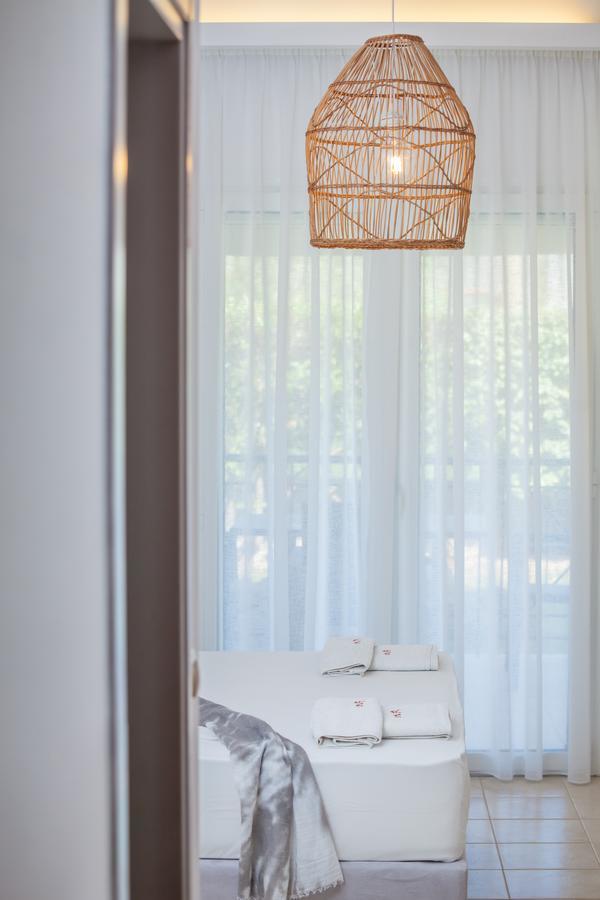 Enpy Aparthotel Finikounta Exteriör bild