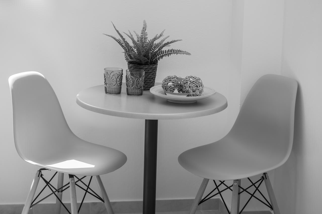 Enpy Aparthotel Finikounta Exteriör bild