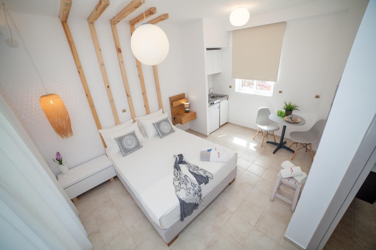 Enpy Aparthotel Finikounta Exteriör bild