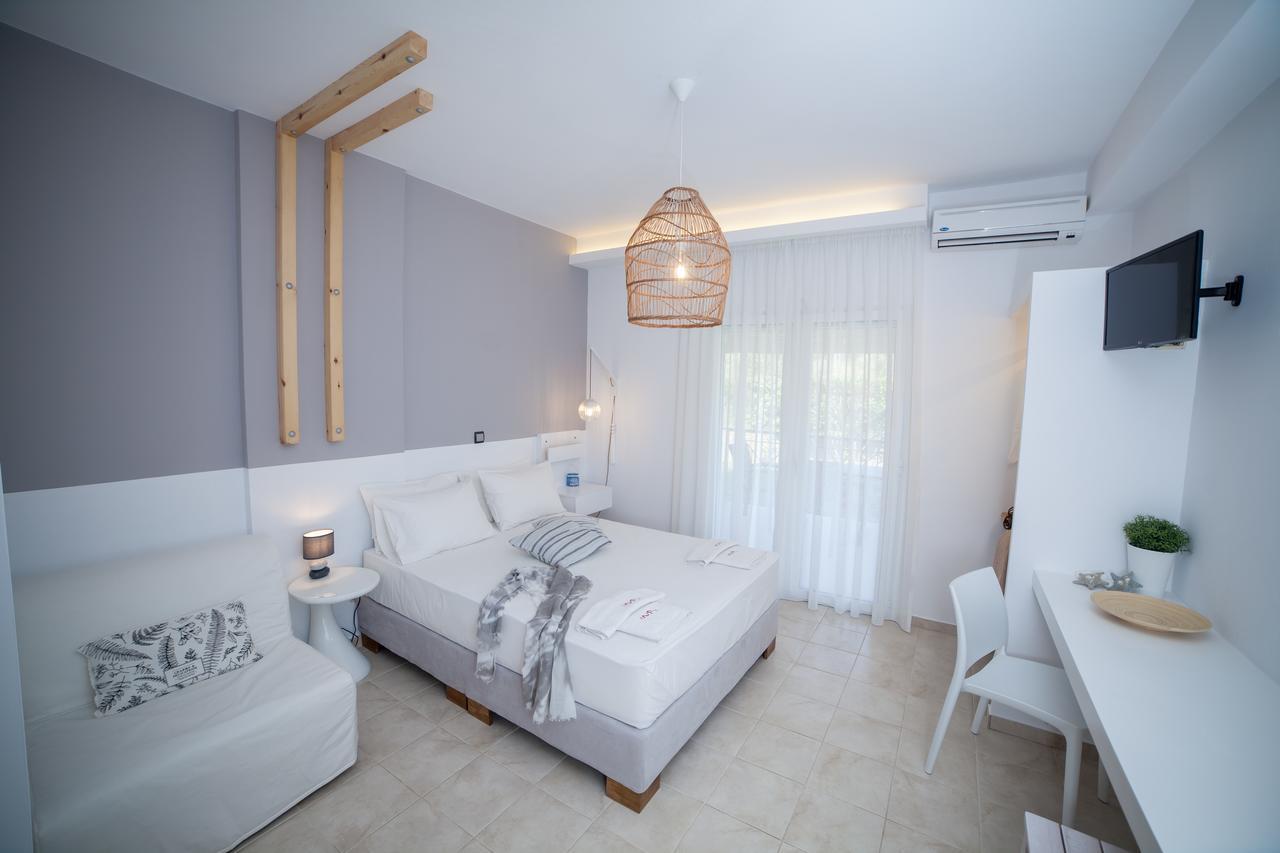 Enpy Aparthotel Finikounta Exteriör bild