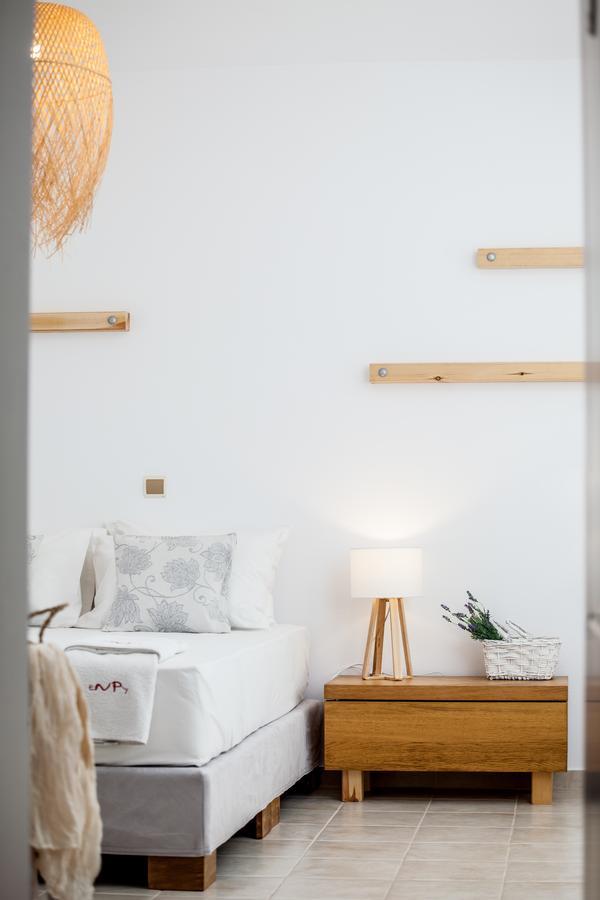 Enpy Aparthotel Finikounta Exteriör bild
